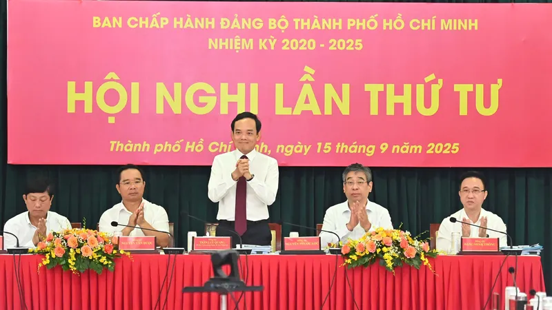 Hội nghị Thành ủy TPHCM tập trung bàn các giải pháp tăng trưởng kinh tế đạt 2 con số