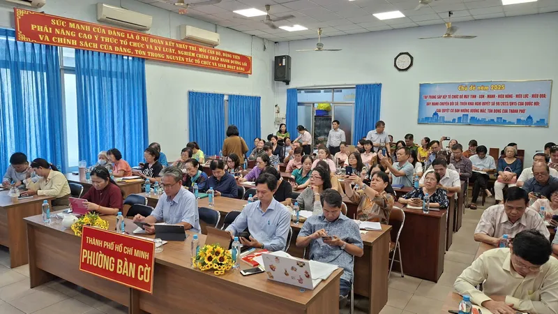 Sử dụng phần mềm “Sổ tay đảng viên điện tử” tại Đảng bộ TPHCM
