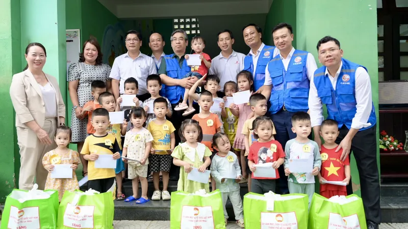 TPHCM hỗ trợ Huế và Đà Nẵng 35 tỷ đồng khắc phục thiệt hại bão lũ