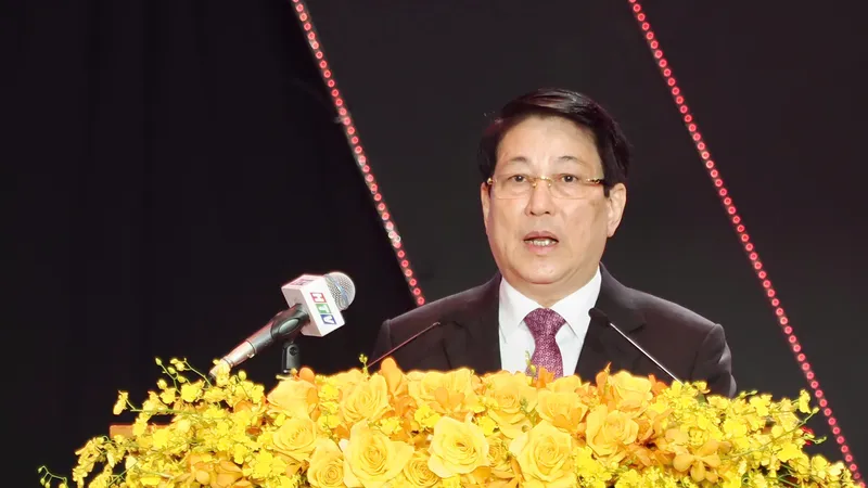 Chủ tịch nước Lương Cường: Lực lượng vũ trang Quân khu 7 gắn bó máu thịt với nhân dân