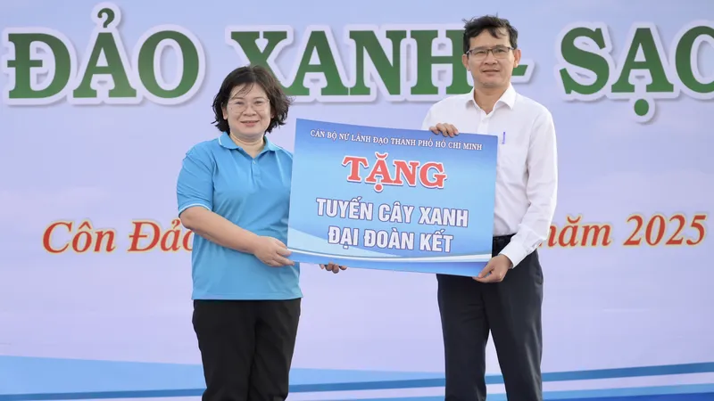 Thành ủy TPHCM phát động chương trình "Vì Côn Đảo xanh - sạch - đẹp”
