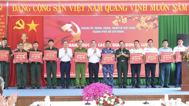 Sống xứng đáng với bậc tiền nhân đã hy sinh trên mảnh đất thiêng liêng Côn Đảo