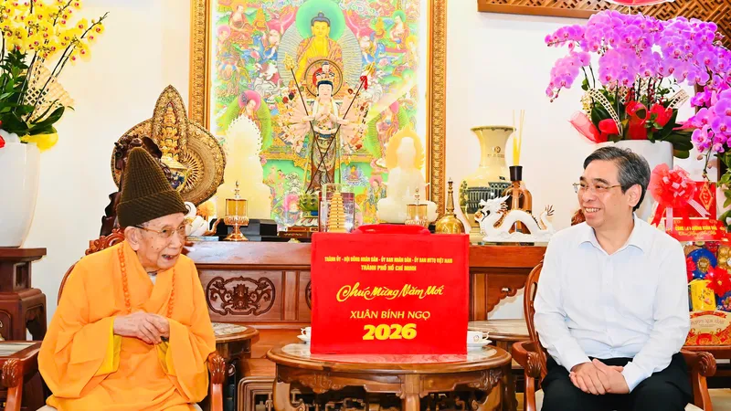 Xây dựng khối đại đoàn kết toàn dân tộc, khơi dậy mạnh mẽ truyền thống yêu nước