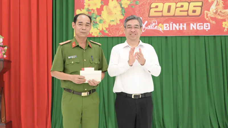 Lãnh đạo TPHCM thăm, động viên các lực lượng trực tết ở đặc khu Côn Đảo