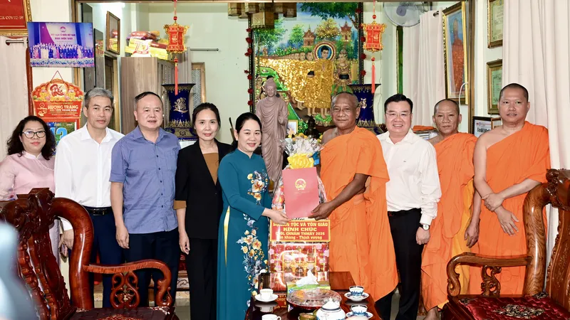 Quan tâm chăm lo đời sống vật chất, tinh thần đồng bào Khmer