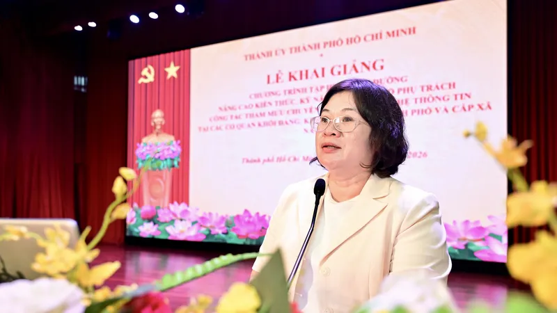 Bồi dưỡng nâng cao kiến thức, kỹ năng cho cán bộ làm công tác chuyển đổi số 
