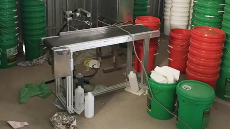 Bắt 6 đối tượng sản xuất dầu nhớt giả