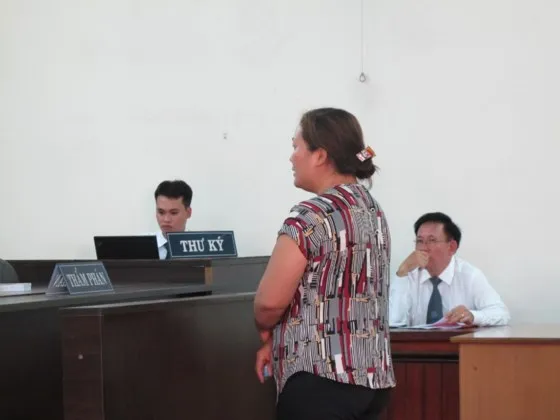 Đề nghị truy tố thư ký tòa lừa đảo “chạy án“
