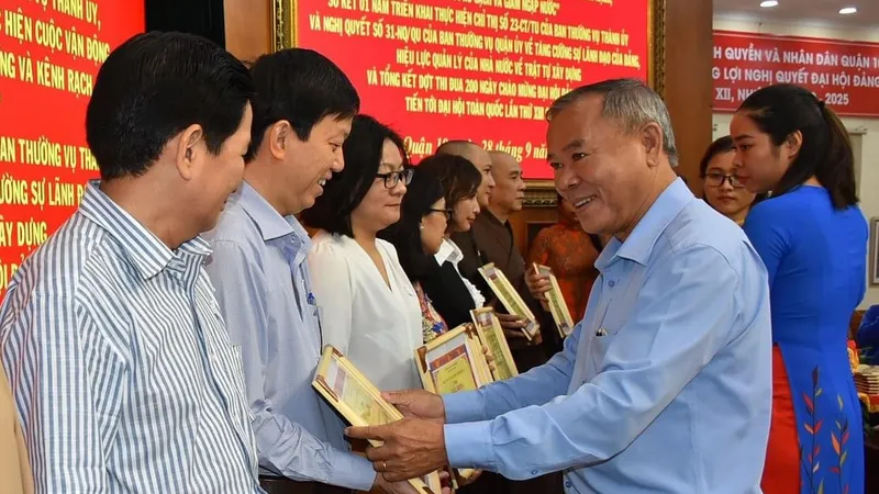 Nhiều chuyển biến về vệ sinh môi trường và quản lý trật tự xây dựng