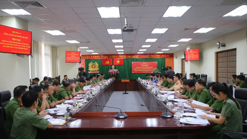 Bỏ sổ hộ khẩu, nhưng sửa luật đồng bộ để không gây phiền hà cho người dân