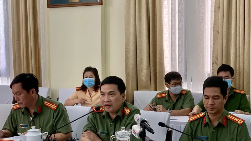 Đại tá Nguyễn Sỹ Quang, Phó Giám đốc Công an TPHCM, chủ trì buổi họp báo