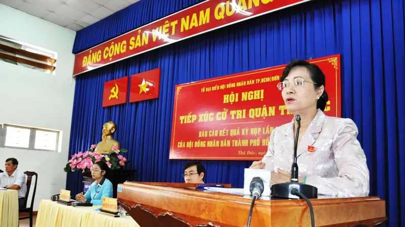 Chủ tịch HĐND TPHCM Nguyễn Thị Quyết Tâm phát biểu trong buổi tiếp xúc cử tri quận Thủ Đức. Ảnh: KIỀU PHONG