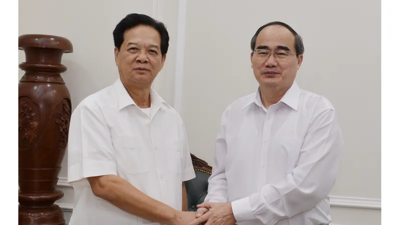 Bí thư Thành ủy TPHCM Nguyễn Thiện Nhân thăm, chúc Tết nguyên Thủ tướng Nguyễn Tấn Dũng