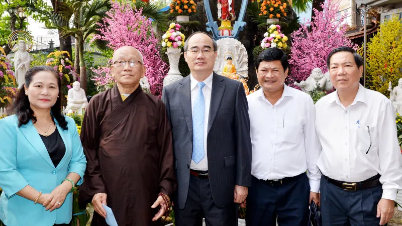 Bí thư Thành ủy TPHCM Nguyễn Thiện Nhân thăm, chúc tết hòa thượng, giám mục