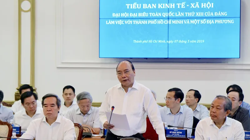 Thủ tướng Chính phủ Nguyễn Xuân Phúc phát biểu tại buổi làm việc. Ảnh: HOÀNG HÙNG