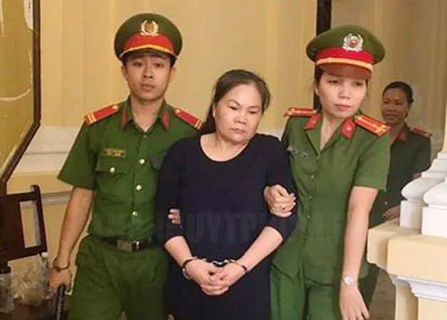 Nguyên cán bộ chuyên trách giảm nghèo, tăng hộ khá UBND phường 11, quận 6 Quách Vân Loan bị tuyên 20 năm tù về tội tham ô tài sản