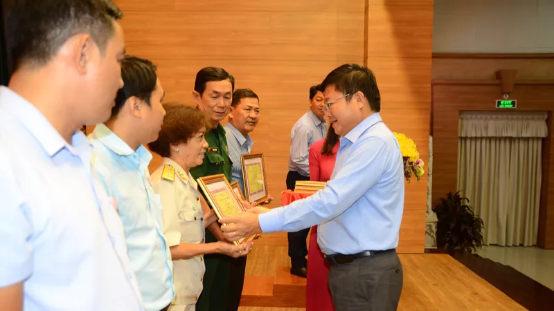 Người dân, doanh nghiệp góp 8 tỷ đồng lắp đặt gần 11.140 thùng rác công cộng