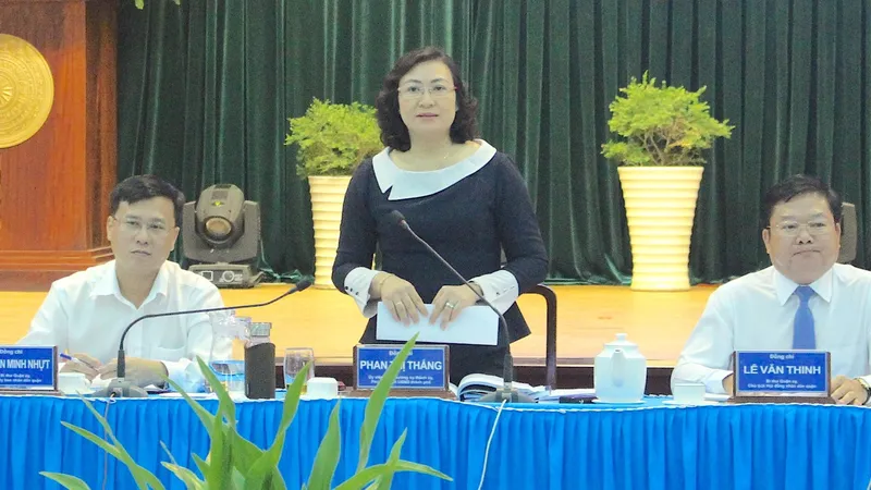 Phó Chủ tịch UBND TPHCM Phan Thị Thắng đang phát biểu tại buổi làm việc với quận Bình Tân. Ảnh: KIỀU PHONG