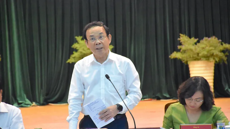 Bí thư Thành ủy TPHCM Nguyễn Văn Nên phát biểu tại buổi làm việc. Ảnh: KIỀU PHONG