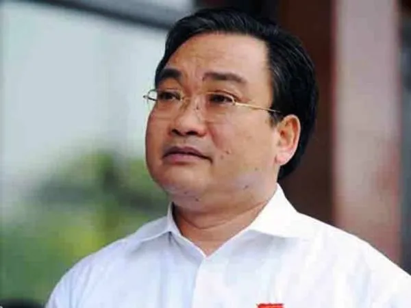 Bí thư Thành ủy Hà Nội Hoàng Trung Hải trả lời báo chí