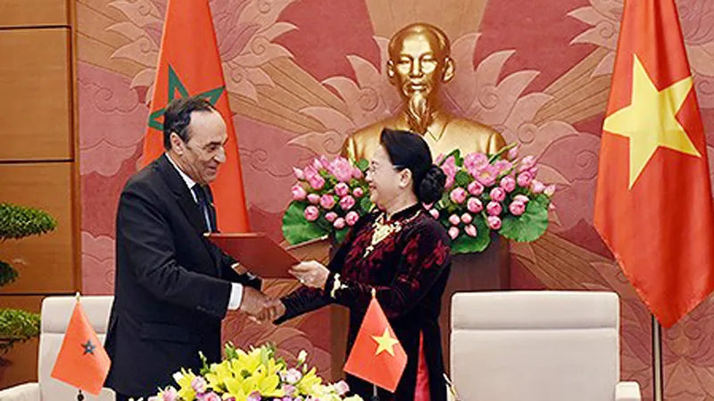 Chủ tịch Quốc hội Nguyễn Thị Kim Ngân và Chủ tịch Hạ viện Vương quốc Morocco Habib El Malki ký kết Thỏa thuận hợp tác 