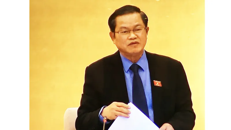 Phó Chủ tịch Quốc hội Đỗ Bá Tỵ điều hành phiên họp 