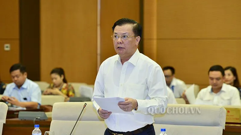 Bộ trưởng Bộ Tài chính Đinh Tiến Dũng đã giải trình nhiều lần, nhưng chưa được sự đồng thuận của Ủy ban Thường vụ Quốc hội về việc tăng thuế môi trường 