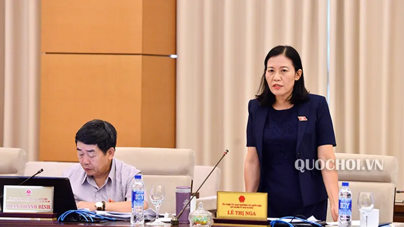 Chủ nhiệm Ủy ban Tư pháp Lê Thị Nga phát biểu tại phiên thảo luận