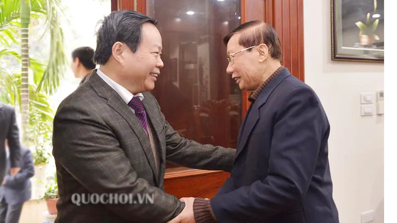 Phó Chủ tịch Quốc hội Phùng Quốc Hiển chúc tết các đồng chí nguyên lãnh đạo Đảng, Nhà nước, Quốc hội