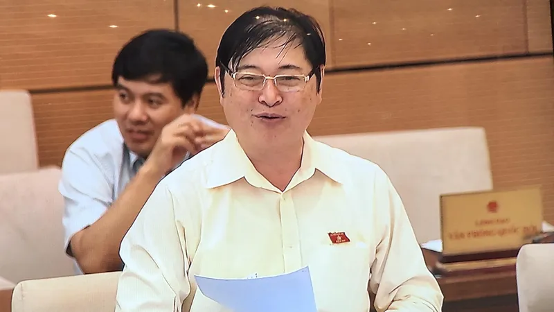 Chủ nhiệm Uỷ ban Khoa học Công nghệ và Môi trường Phan Xuân Dũng phát biểu tại phiên họp