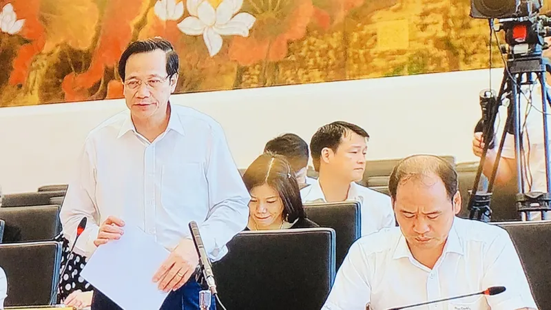 Bộ trưởng Bộ Lao động, Thương binh và Xã hội Đào Ngọc Dung phát biểu tại phiên họp 