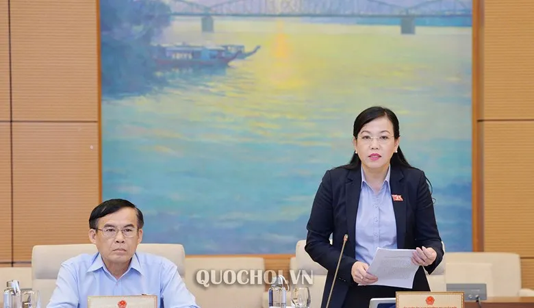 Trưởng Ban Dân nguyện Nguyễn Thanh Hảicho biết người dân rất lo lắng về nhà máy, cơ sở sản xuất tồn tại xen kẽ trong khu dân cư, tiềm ẩn rủi ro ảnh hưởng tới sức khoẻ cộng đồng