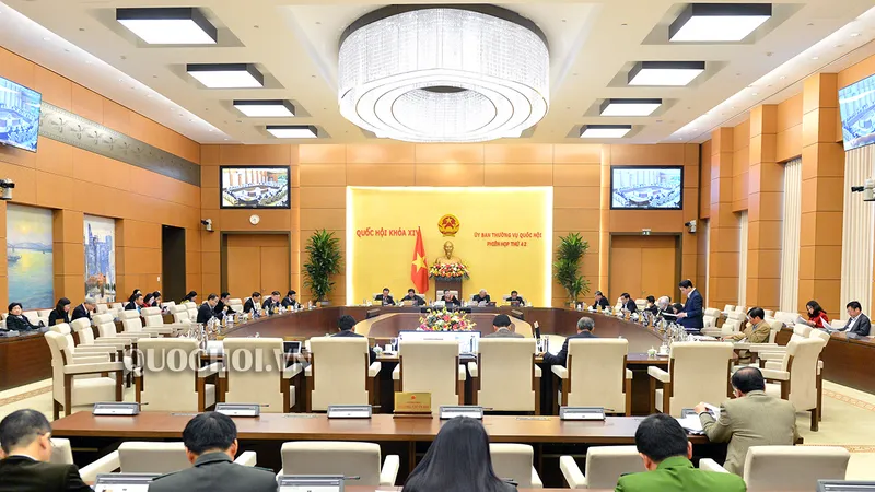 Toàn cảnh phiên họp UBTVQH 