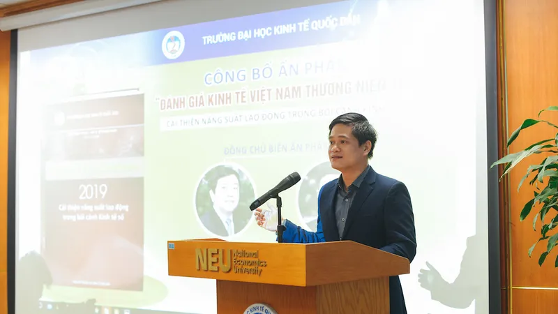 PGS.TS Tô Trung Thành giới thiệu về ấn phẩm