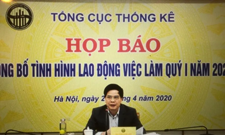 Phó Tổng cục trưởng TCTK Phạm Quang Vinh chủ trì buổi Họp báo.
