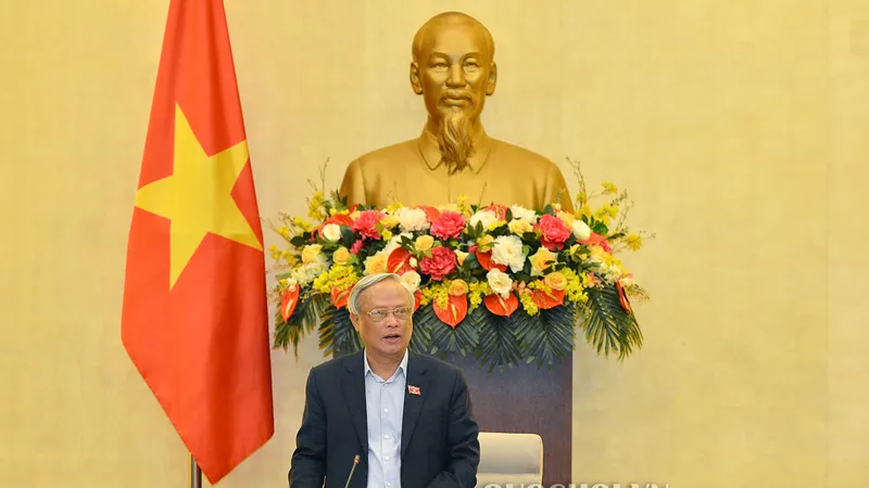 Phó Chủ tịch Quốc hội Uông Chu Lưu phát biểu tại phiên họp 