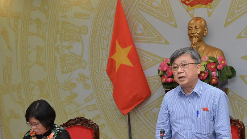 ĐB Trương Trọng Nghĩa cho rằng "Nếu không chuẩn bị kỹ càng, rất có thể tiệc thì người khác ăn, mà nợ thì chúng ta gánh". Ảnh: VIỆT DŨNG