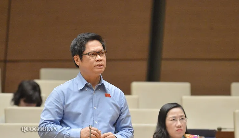 ĐB Vũ Tiến Lộc (Thái Bình) nhận định: “Quốc hội đang bàn về PPP ở thời điểm 100 năm có một"