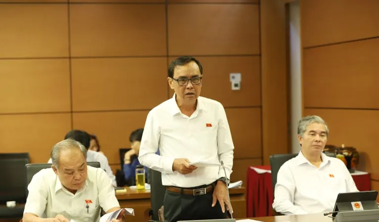 ĐBQH, Thiếu tướng Nguyễn Minh Hoàng, Phó Chính uỷ Quân khu 7