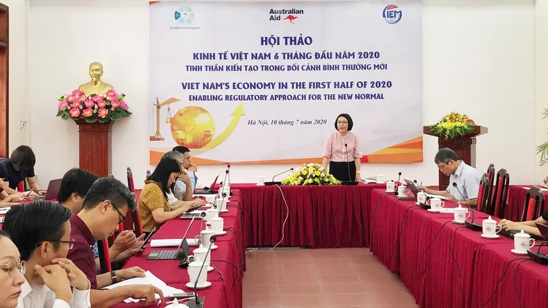 Bà Trần Thị Hồng Minh, Viện trưởng Viện Nghiên cứu quản lý kinh tế Trung ương (CIEM) phát biểu khai mạc hội thảo