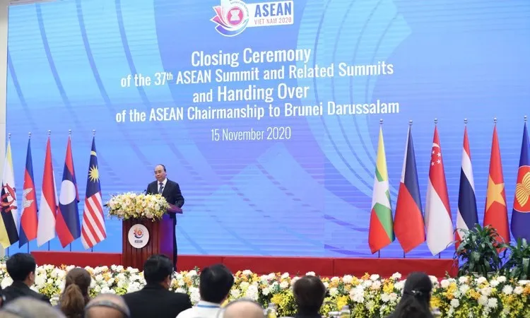 Thủ tướng Chính phủ Nguyễn Xuân Phúc, Chủ tịch ASEAN 2020 phát biểu bế mạc Hội nghị. Ảnh: QUANG PHÚC