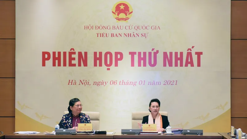 Chủ tịch Quốc hội Nguyễn Thị Kim Ngân và Phó Chủ tịch Thường trực Quốc hội Tòng Thị Phóng tại phiên họp Tiểu ban Nhân sự, Hội đồng Bầu cử Quốc gia, sáng 6-1-2021. Ảnh: QUANG PHÚC ​