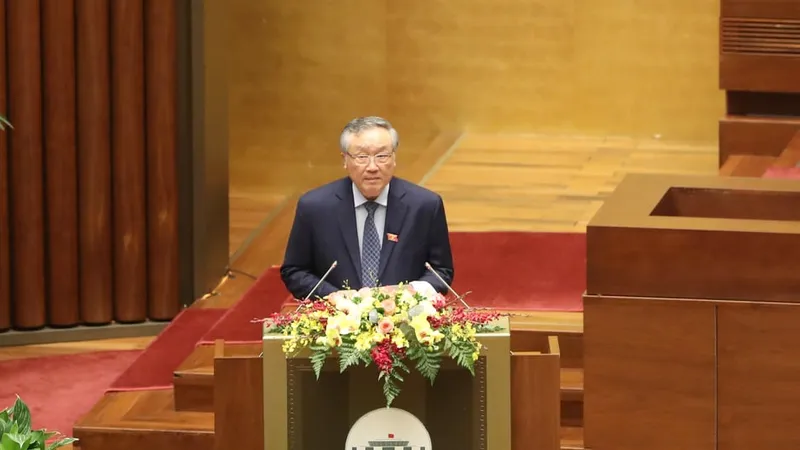 Chánh án Tòa án nhân dân tối cao Nguyễn Hoà Bình trình bày Báo cáo công tác của các tòa án trong nhiệm kỳ Quốc hội khóa XIV. Ảnh: QUANG PHÚC