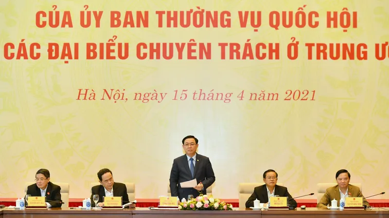 Chủ tịch Quốc hội Vương Đình Huệ chủ trì phiên họp. Ảnh: QUANG PHÚC 