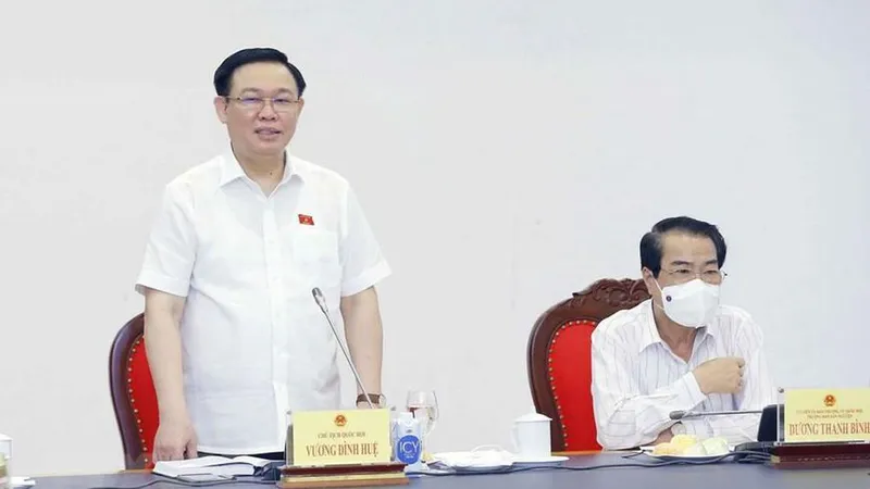 Chủ tịch Quốc hội Vương Đình Huệ phát biểu tại phiên họp 