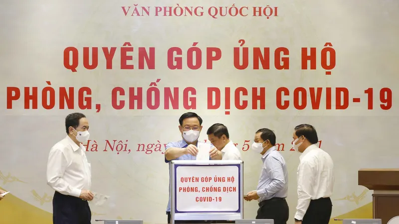 Chủ tịch Quốc hội Vương Đình Huệ quyên góp ủng hộ Quỹ phòng chống dịch Covid-19
