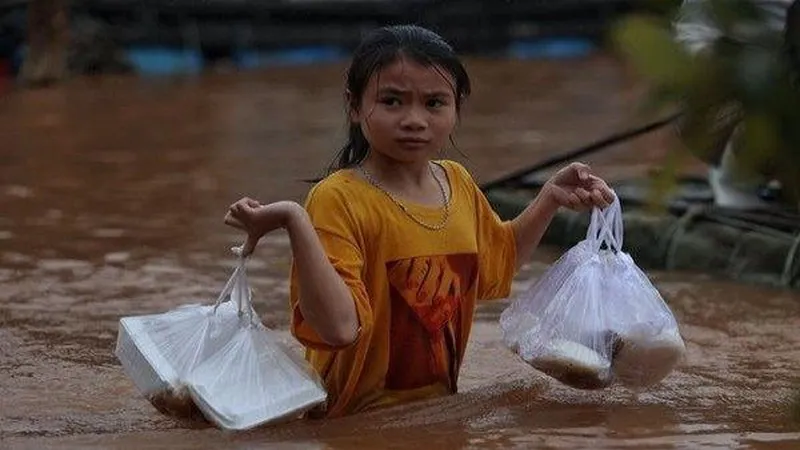 Nguy cơ lớn nhất về khí hậu đối với trẻ em Việt Nam là tiếp xúc nhiều với ô nhiễm không khí và lũ lụt
