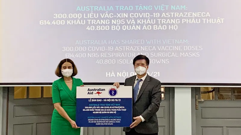 Australia bàn giao 300.000 liều vaccine ngừa Covid-19 hỗ trợ Việt Nam ​