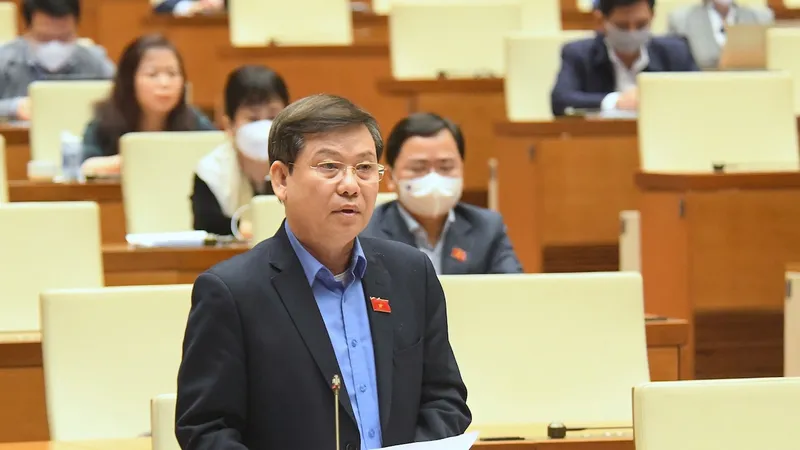 Viện trưởng Viện KSNDTC Lê Minh Trí giải trình các vấn đề ĐBQH nêu. Ảnh: QUANG PHÚC ​