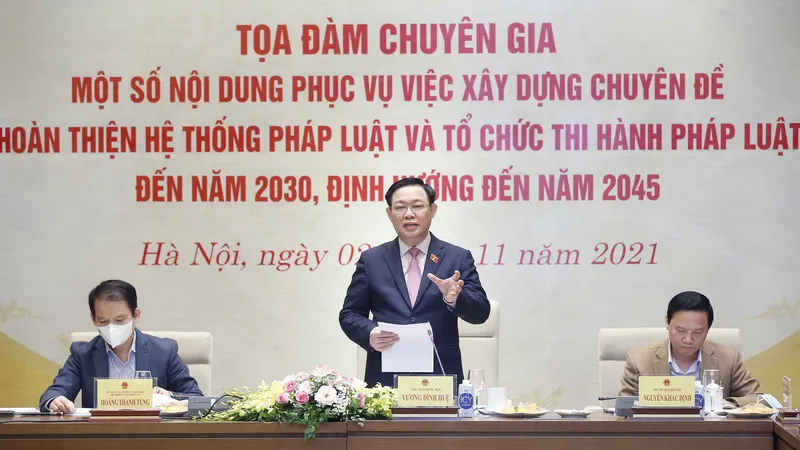 Chủ tịch Quốc hội Vương Đình Huệ chủ trì tọa đàm